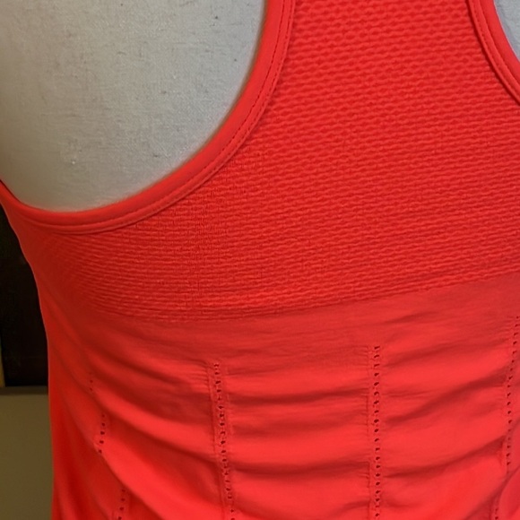 Fabletics Delta Seamless Tank, hot orange - Picture 12 of 17